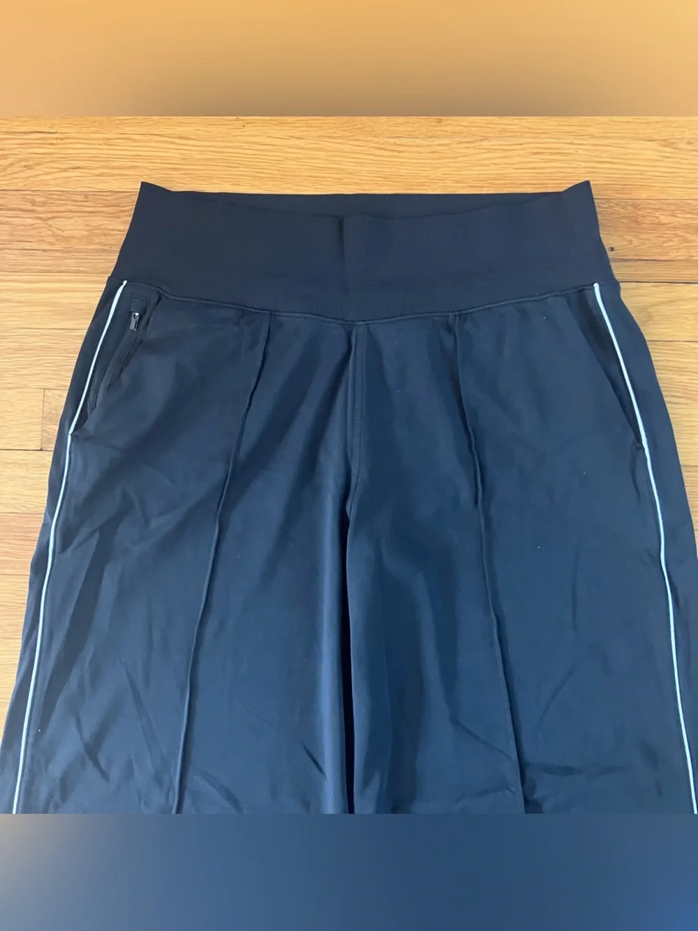 Athleta black white